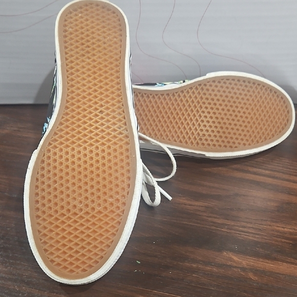 Vans Black Floral Canvas Sneakers - Picture 6 of 7